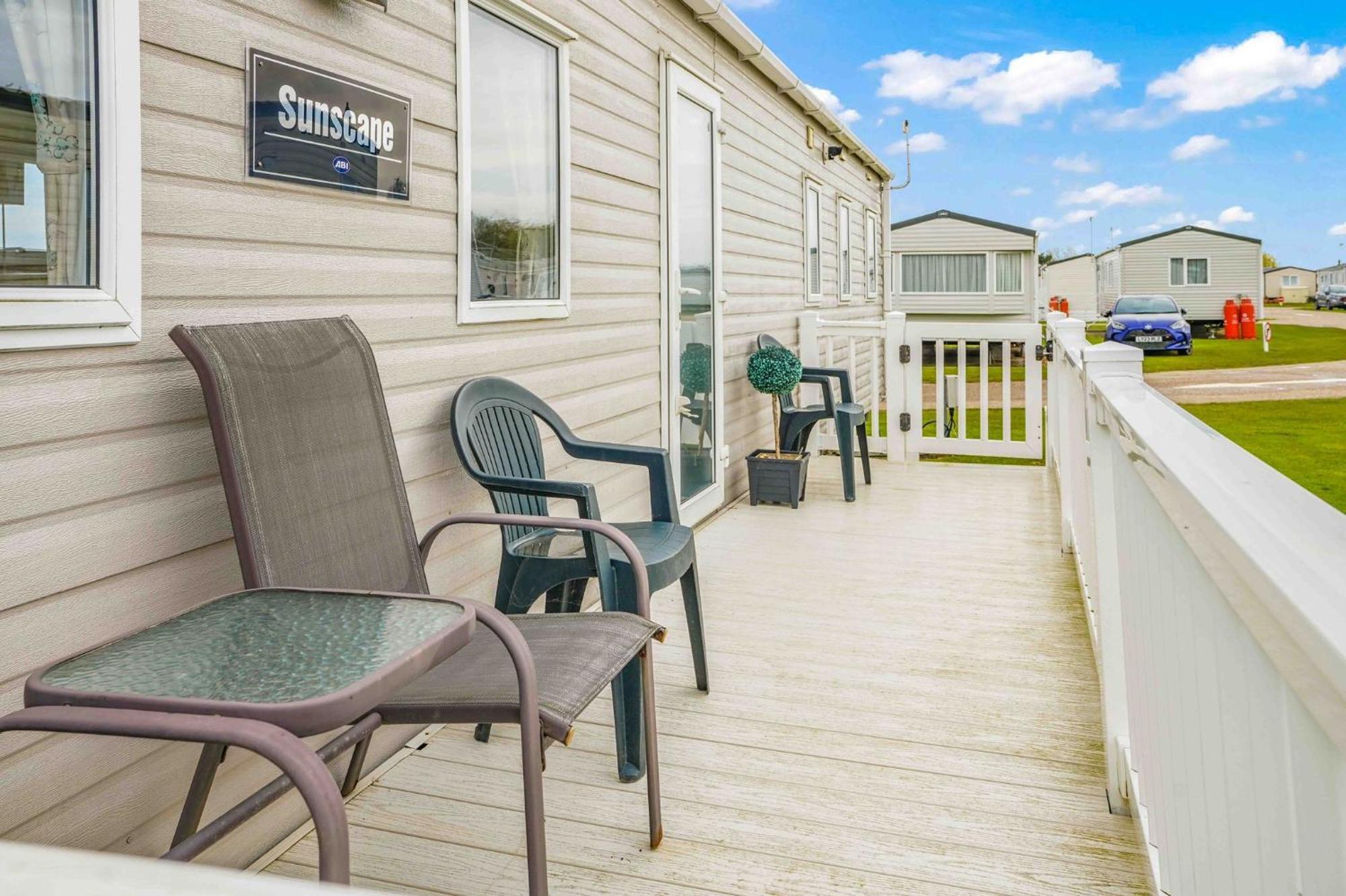 Sunscape Lodge Corton  Luaran gambar